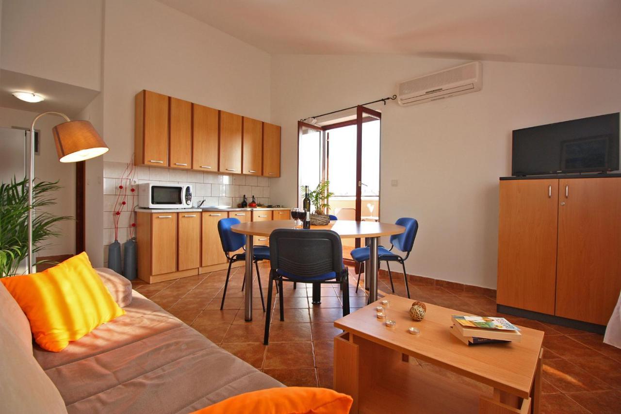 Brijunisol - 3 Apartments Top Position Near The Beautiful Beach Фажана Екстер'єр фото